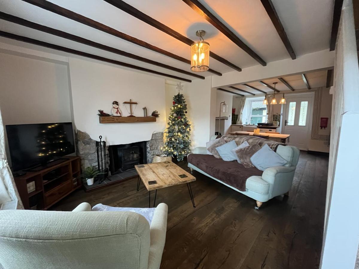 Attenborough Cottage - 2 Bedroom Cottage Tredegar Rum bild